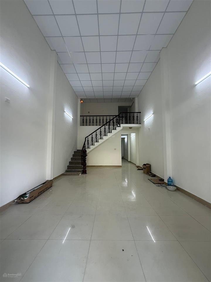 Nhà gác đúc mặt tiền đường 5m5 lê thiệt . hoà minh  dt 72m2 ngang 4m5  hướng tây nam