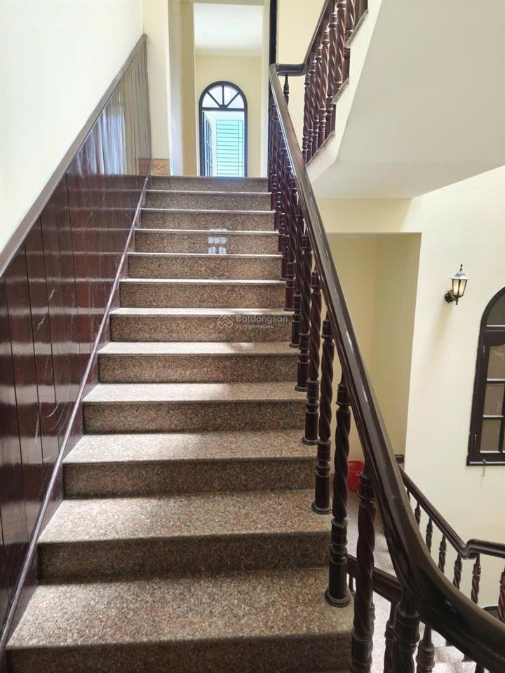 Nhà 4 tầng mặt tiền nguyễn tất thành , view biển thanh khê . dt 125m2 ngang 5m . giá ko nhầm đâu