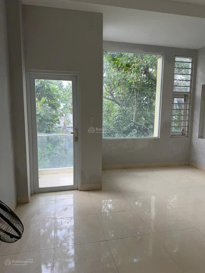 Nhà 3 tầng mặt tiền đương 10m5 hồ quý ly , gần nguyễn xí , trục thông biển nguyễn tất thành ,