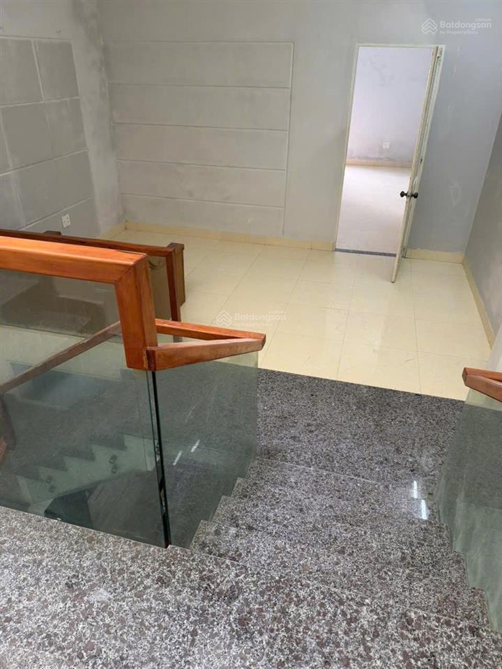 Nhà 3 tầng mặt tiền đương 10m5 hồ quý ly , gần nguyễn xí , trục thông biển nguyễn tất thành ,