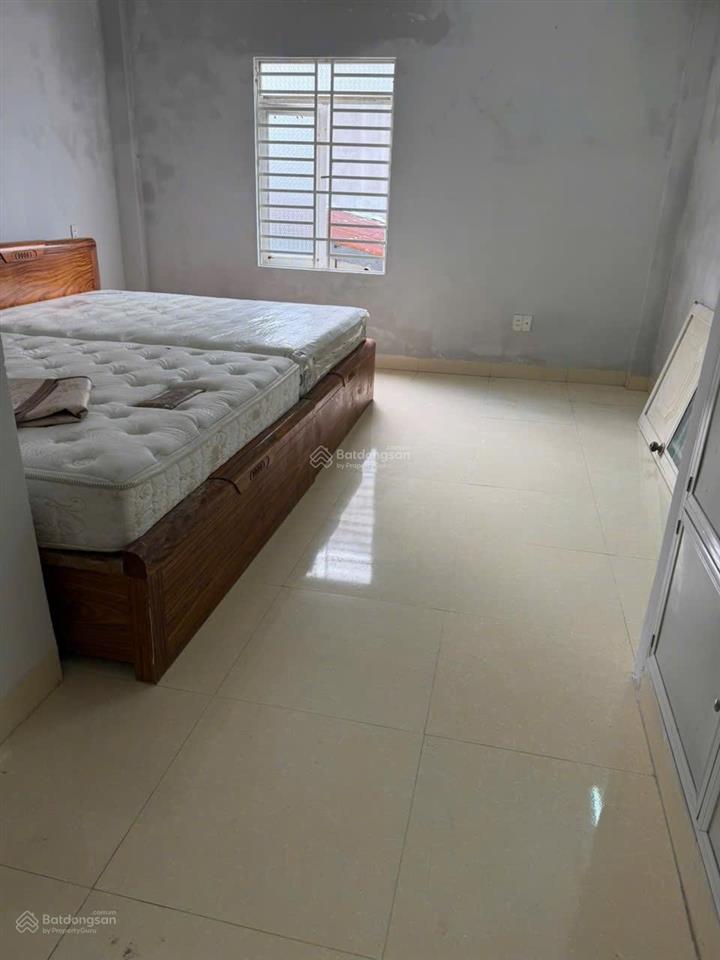 Nhà 3 tầng mặt tiền đương 10m5 hồ quý ly , gần nguyễn xí , trục thông biển nguyễn tất thành ,