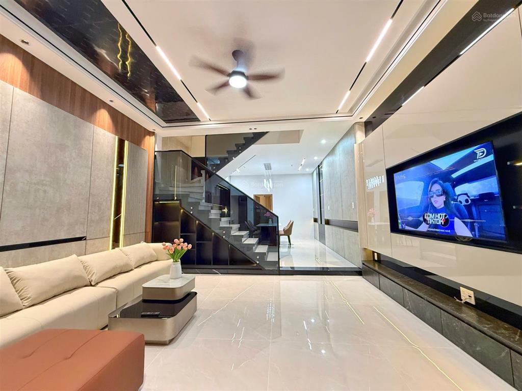 Nhà 2 tầng 2 mê mặt tiền hòa minh 19  diện tích đất 90m ngang 5m
