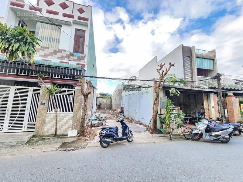 Đất mt đường đồng kè, gần lạc long quân, khu vực sầm uất.  dt  140m² ngang 5m