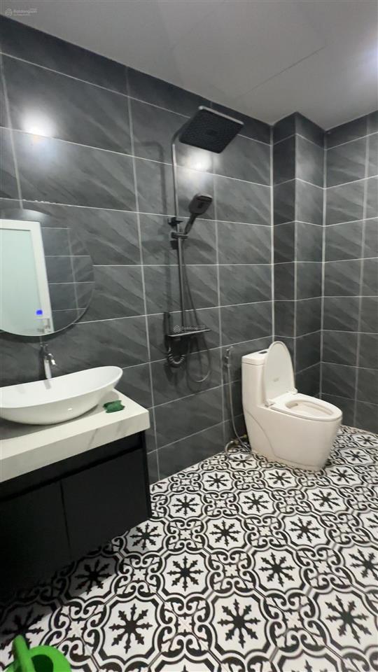 Nhà 3 tầng vị trí kinh doanh, kiệt ô tô k83/.. huỳnh ngọc huệ. dt 64m² ngang gần 5m