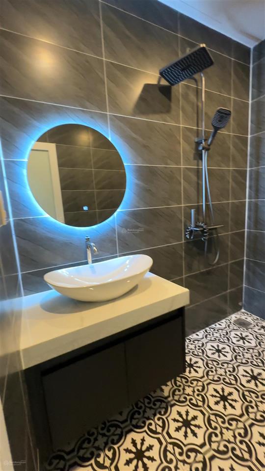Nhà 3 tầng vị trí kinh doanh, kiệt ô tô k83/.. huỳnh ngọc huệ. dt 64m² ngang gần 5m