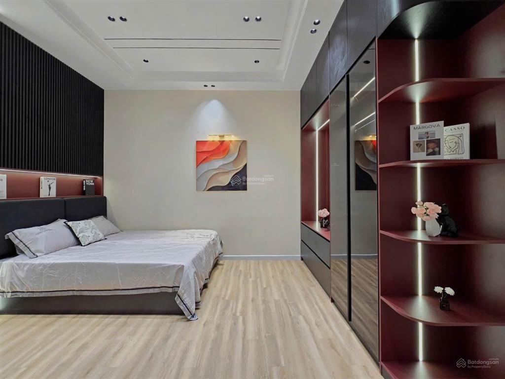 Nhà 3 tầng mt đường châu thượng văn. đường 5m5, vỉa hè 3m
 diện tích 66m ngang 4,7m