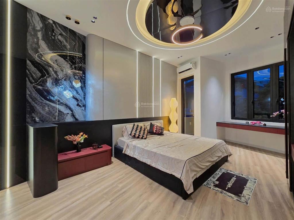 Nhà 3 tầng mt đường châu thượng văn. đường 5m5, vỉa hè 3m
 diện tích 66m ngang 4,7m