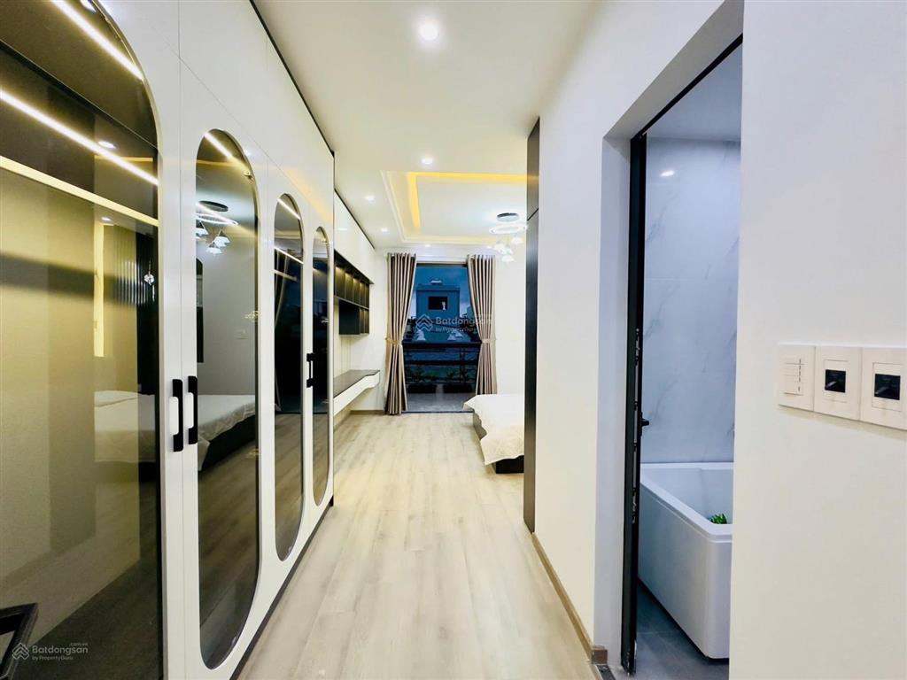Nhà 3 tầng đường dương đức hiền, hòa minh, sát biển nguyễn tất thành