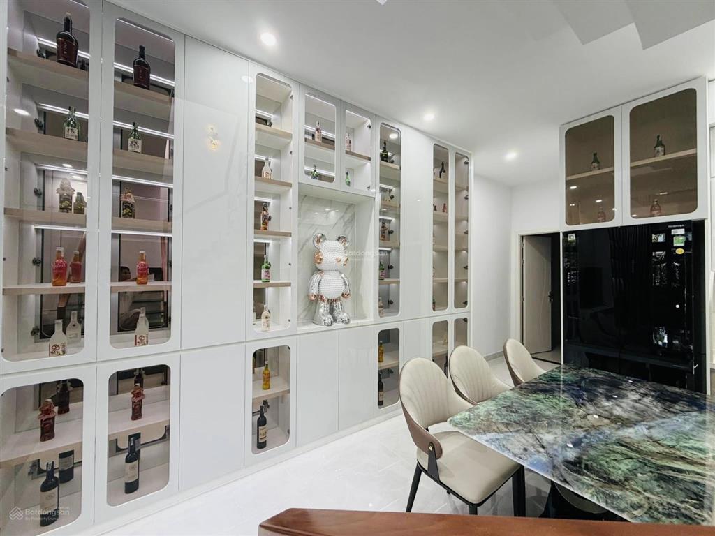 Nhà 2 tầng đường hoà minh 20 .  dt 75m2 ngang 5m hướng đông nam
