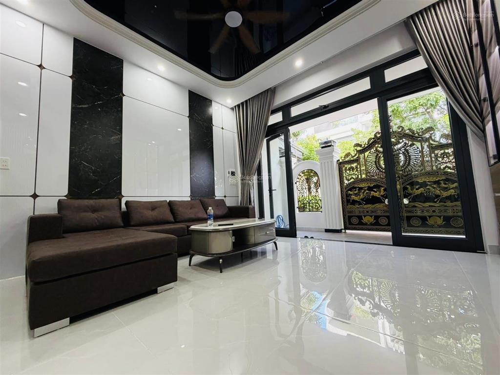 Nhà 2 tầng đường hoà minh 20 .  dt 75m2 ngang 5m hướng đông nam
