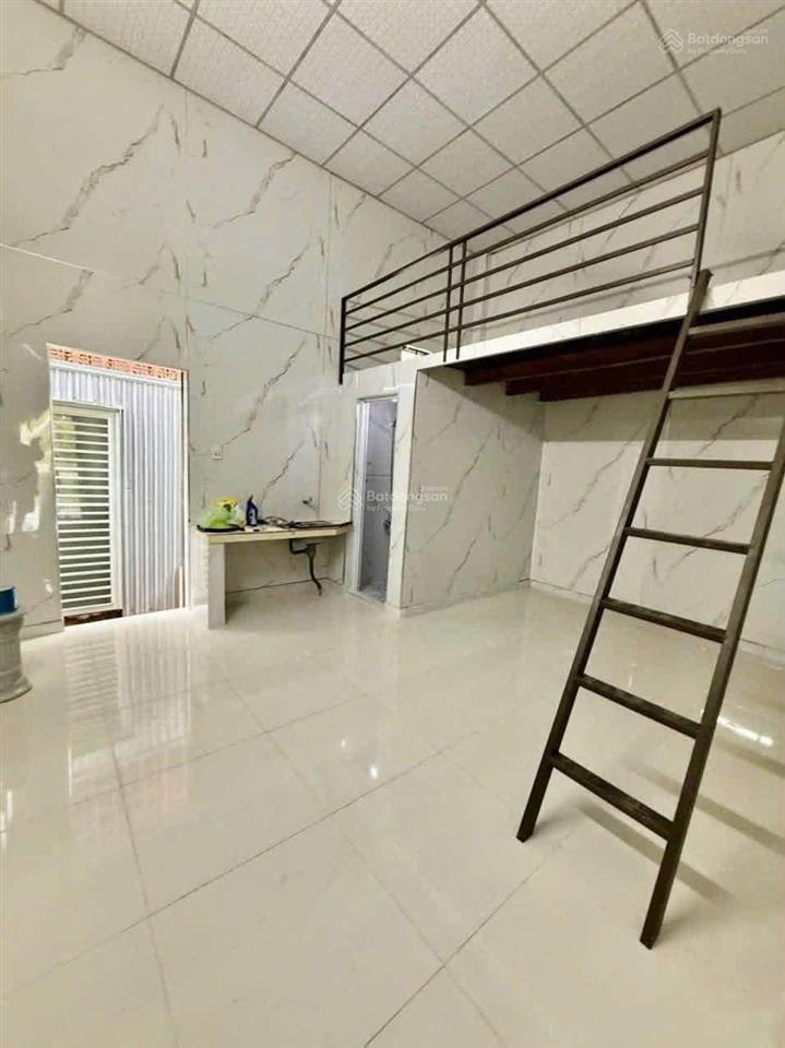 Dãy trọ 4 phòng mới đường lê sao. khu đô thị phước lý  dt 91m2 ngang 5m  hướng đông nam