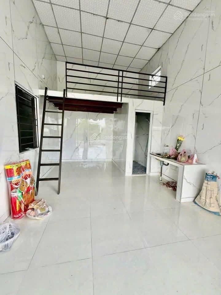 Dãy trọ 4 phòng mới đường lê sao. khu đô thị phước lý  dt 91m2 ngang 5m  hướng đông nam