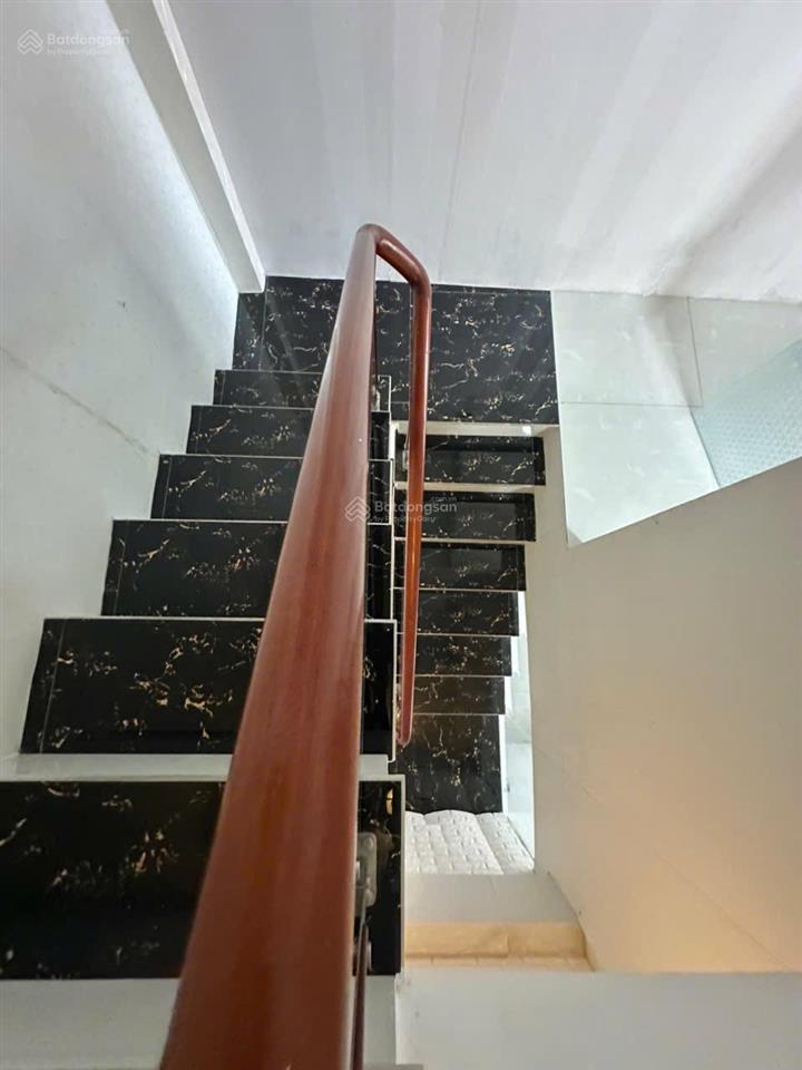 Nhà 4 tầng đường điện biên phủ, gần lê duẩn, lý thái tổ. vị trí kinh doanh. giá 11,5 tỷ.