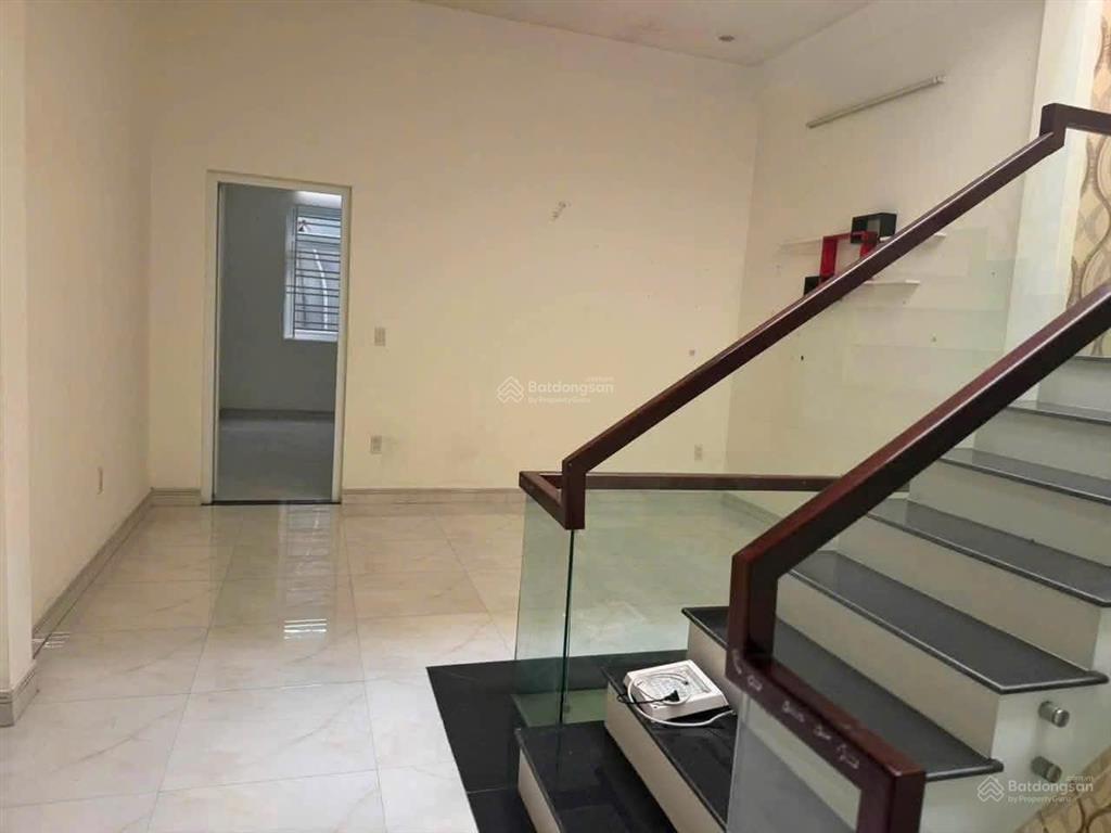 Nhà 3 tầng 3 mê đường phú lộc 21, hòa minh.
 dt 81m2 ngang 4m5 hướng tây bắc, 3 phòng ngủ