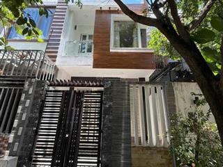 Nhà 3 tầng 3 mê đường phú lộc 21, hòa minh
 dt 81m2 ngang 4m5 hướng tây bắc. 3 phòng ngủ