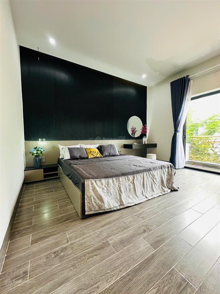 Nhà 3 tầng mặt tiền đường nguyễn chích, gần biển nguyễn tất thành
 diện tích 80m2 ngang 5m