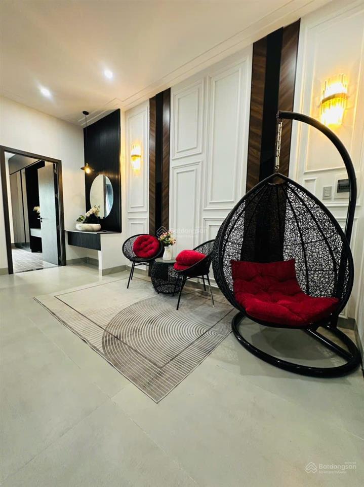 Nhà 3 tầng mặt tiền đường nguyễn chích, gần biển nguyễn tất thành
 diện tích 80m2 ngang 5m