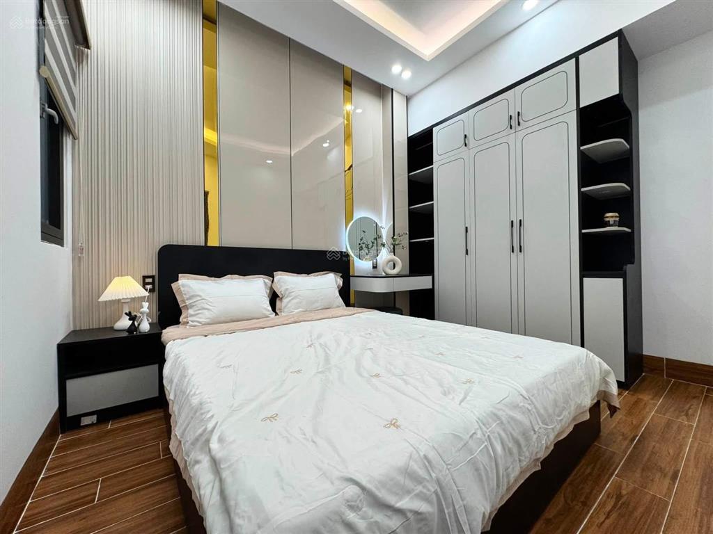 Nhà 3 tầng 3 mê kiệt 3m đường trần cao vân (có phòng ngủ dưới)
 vị trí cách đường chính 20m