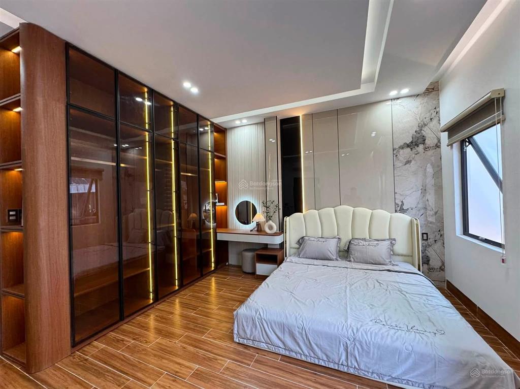 Nhà 3 tầng 3 mê kiệt 3m đường trần cao vân (có phòng ngủ dưới)
 vị trí cách đường chính 20m