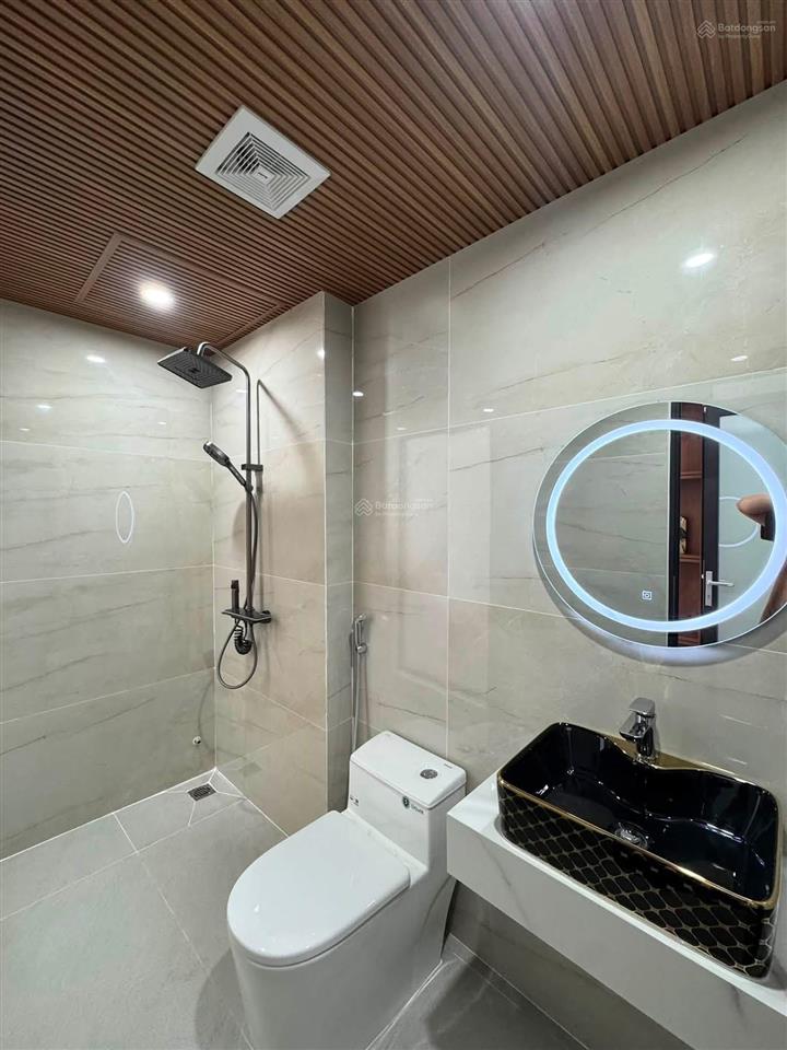 Nhà 3 tầng 3 mê kiệt 3m đường trần cao vân (có phòng ngủ dưới)
 vị trí cách đường chính 20m