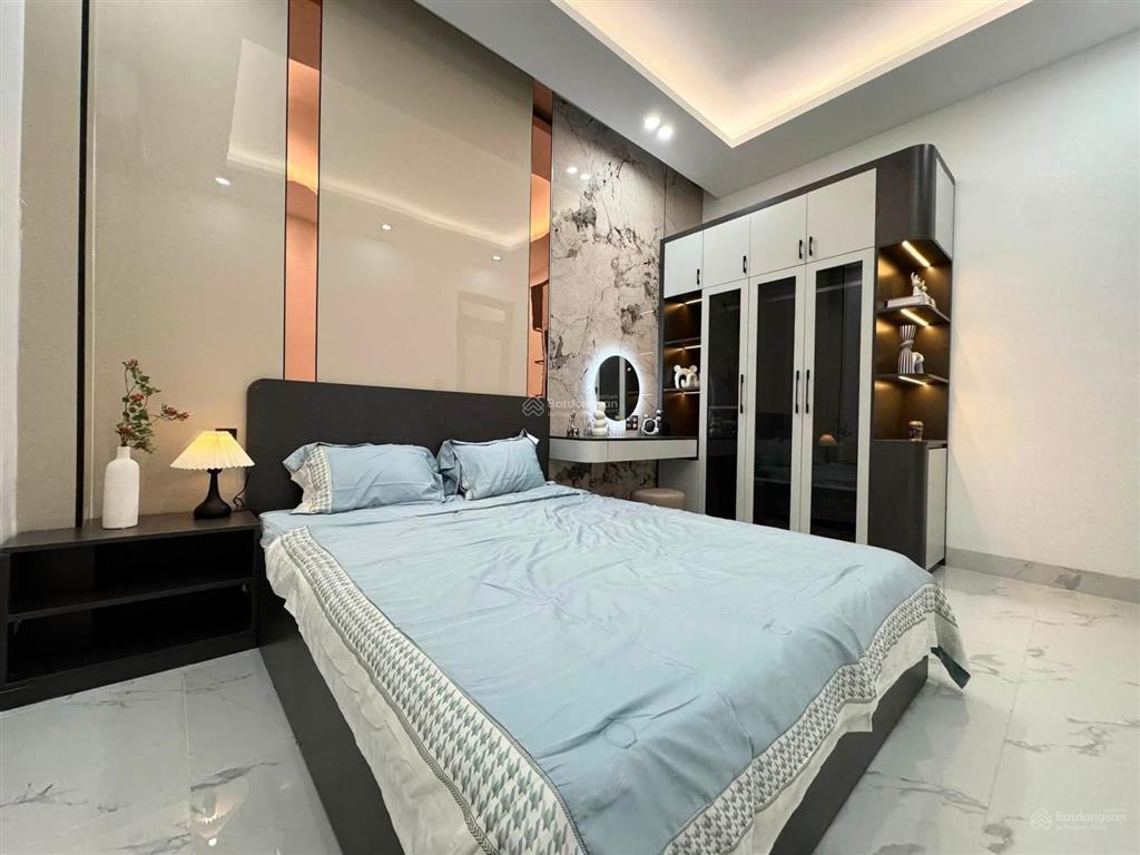Nhà 3 tầng 3 mê kiệt 3m đường trần cao vân (có phòng ngủ dưới)
 vị trí cách đường chính 20m