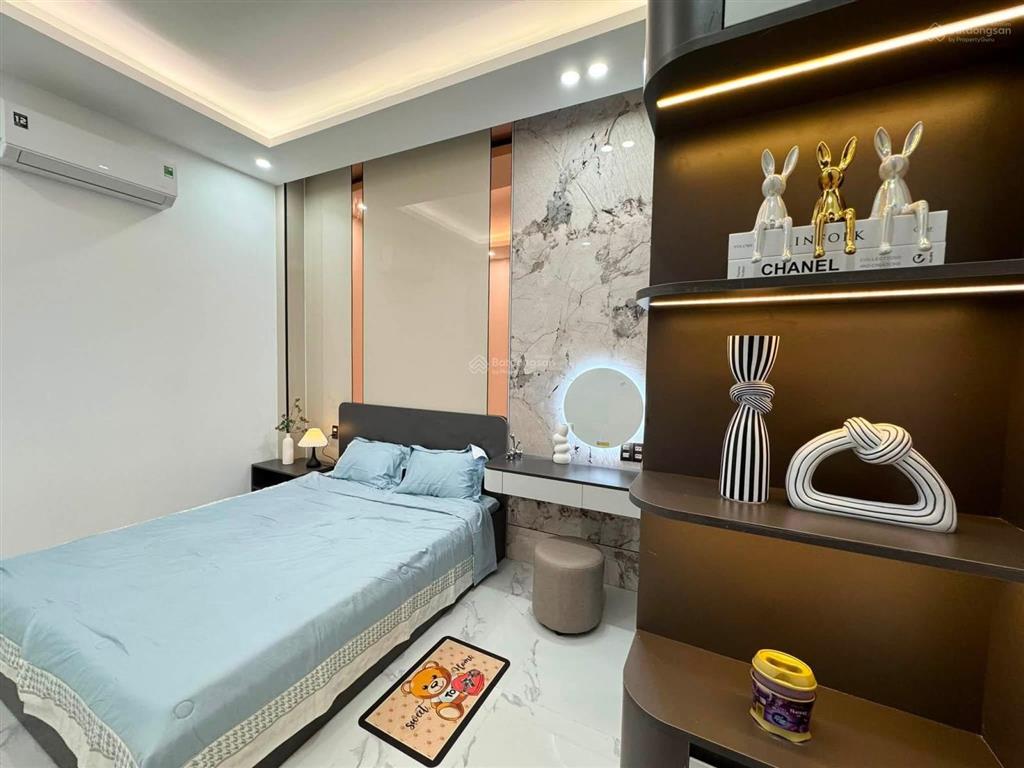 Nhà 3 tầng 3 mê kiệt 3m đường trần cao vân (có phòng ngủ dưới)
 vị trí cách đường chính 20m
