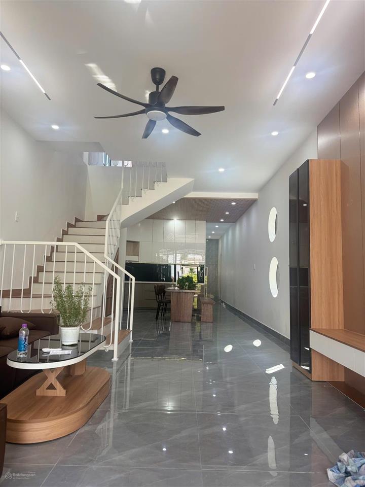 Nhà 2 tầng mặt tiền đường trinh đường có kẹp kiệt, thông thoáng thuận tiện đi lại, sinh