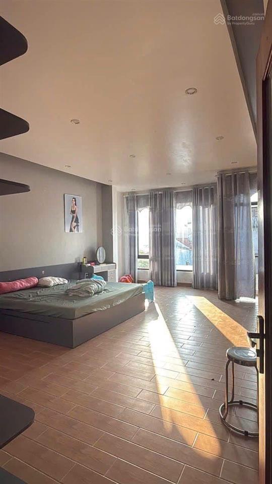 Nhà 4 tầng mặt tiền đường phùng chí kiên, giá sập 6,2 tỷ
 dt 75m2 ngang 5m, 4 phòng ngủ, 4 wc