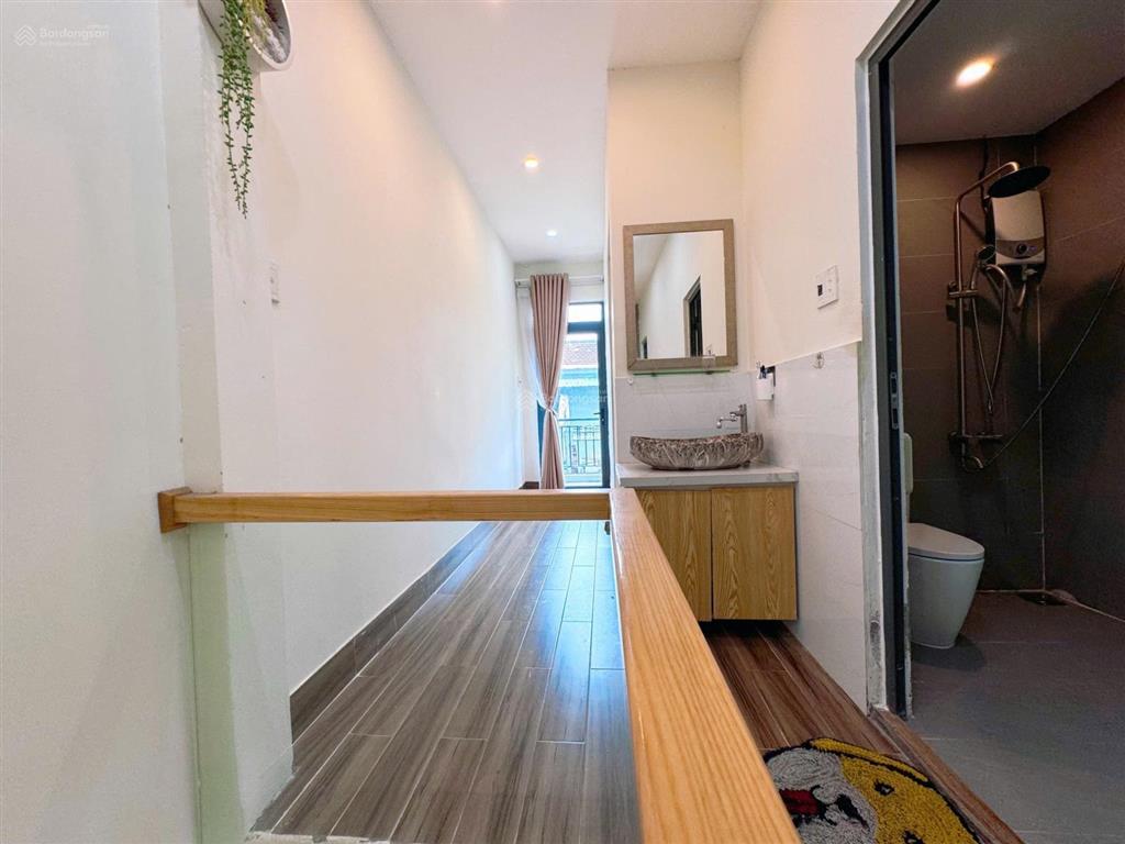 Nhà 2,5 tầng kiệt hoàng diệu. hải châu
cách chợ hoàng diệu 20m
 dt 45m2  nhà gồm 3pn, 2 wc,