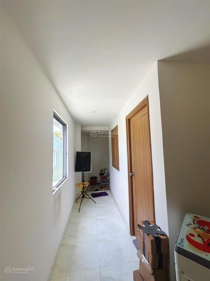 Nhà gác lửng kiệt 3m nguyễn chánh. gần biển nguyễn tất thành. dt 60m2 ngang 5m vuông vứt,