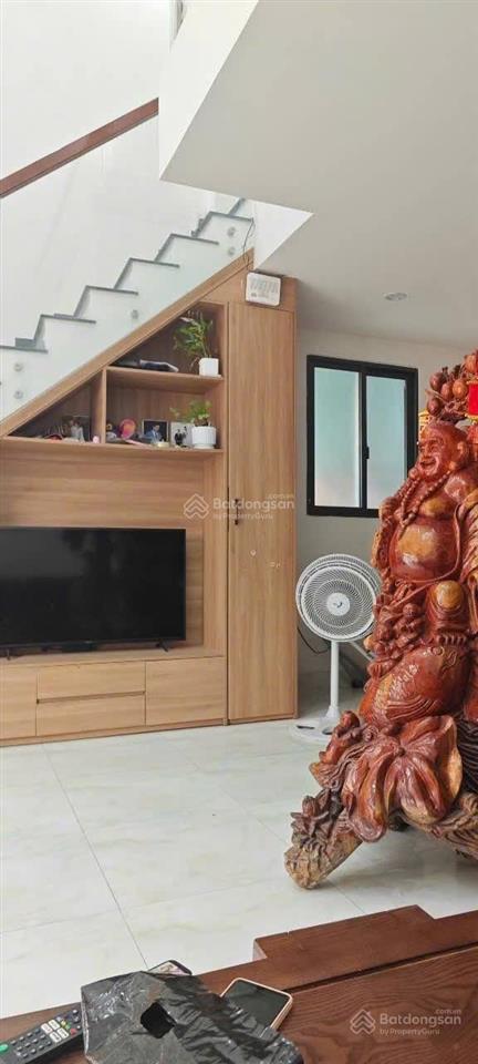 Nhà gác lửng kiệt 3m nguyễn chánh. gần biển nguyễn tất thành. dt 60m2 ngang 5m vuông vứt,