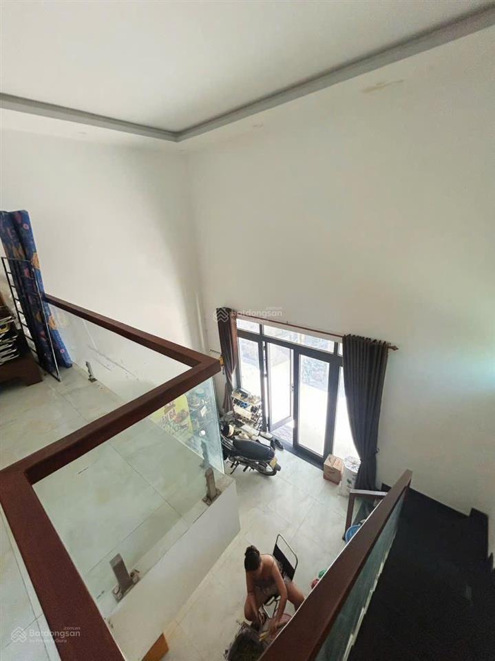 Nhà gác lửng kiệt 3m nguyễn chánh. gần biển nguyễn tất thành. dt 60m2 ngang 5m vuông vứt,