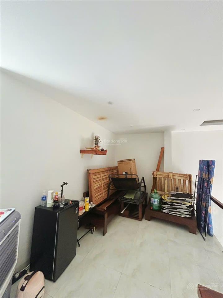Nhà gác lửng kiệt 3m nguyễn chánh. gần biển nguyễn tất thành. dt 60m2 ngang 5m vuông vứt,