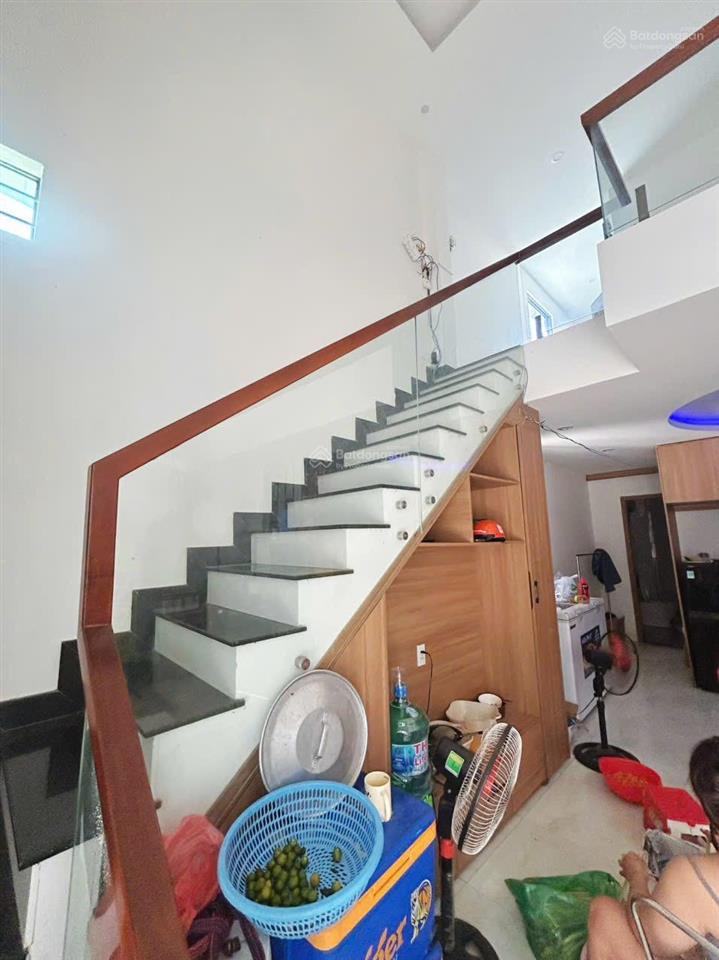 Nhà gác lửng kiệt 3m nguyễn chánh. gần biển nguyễn tất thành. dt 60m2 ngang 5m vuông vứt,