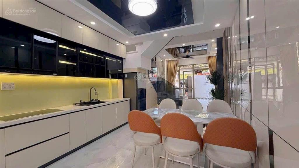 Nhà 3 tầng, hồ bơi, kiệt 112 trần cao vân, vị trí kinh doanh nhà kiểu villa mini,