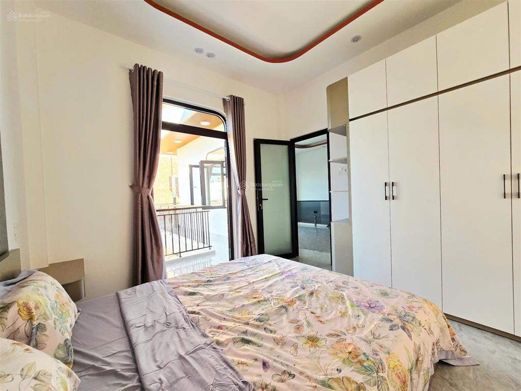 Nhà 2 tầng kiệt 584 tôn đản, kiệt 4m có sân ô tô đậu thoải mái ngay cửa nhà  dt đất 95m2