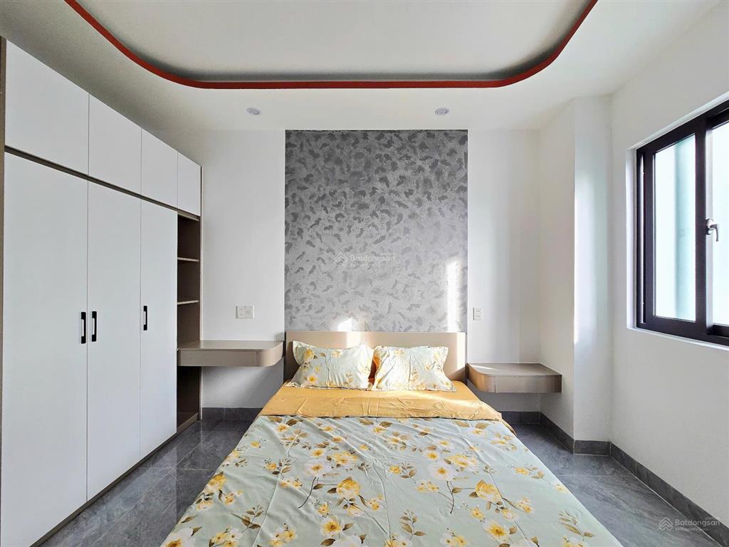 Nhà 2 tầng kiệt 584 tôn đản, kiệt 4m có sân ô tô đậu thoải mái ngay cửa nhà  dt đất 95m2