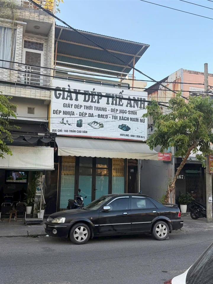 Nhà 2 tầng mặt tiền trần cao vân. kẹp kiệt bên hông nhà, dt 50m2 ngang 4m8, vuông vức