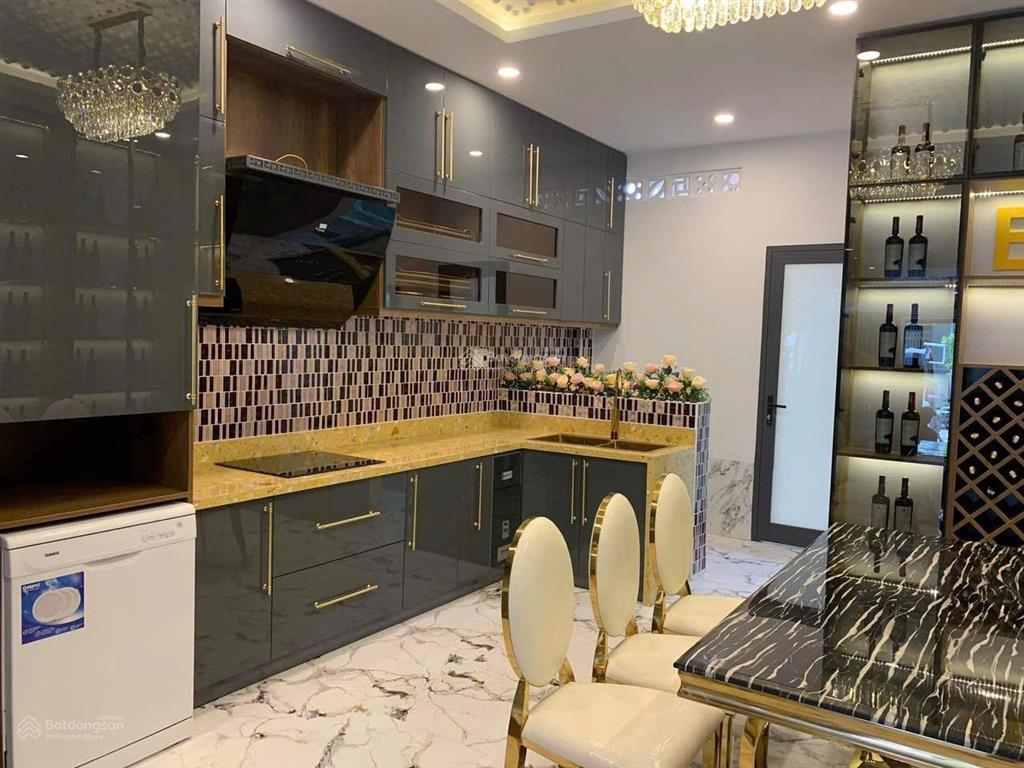 Nhà 3 tầng mt nguyễn dữ  khuê trung  dt 80m2 ngang 5m
 nhà đẹp thiết kế hiện đại, gồm 4pn 4w