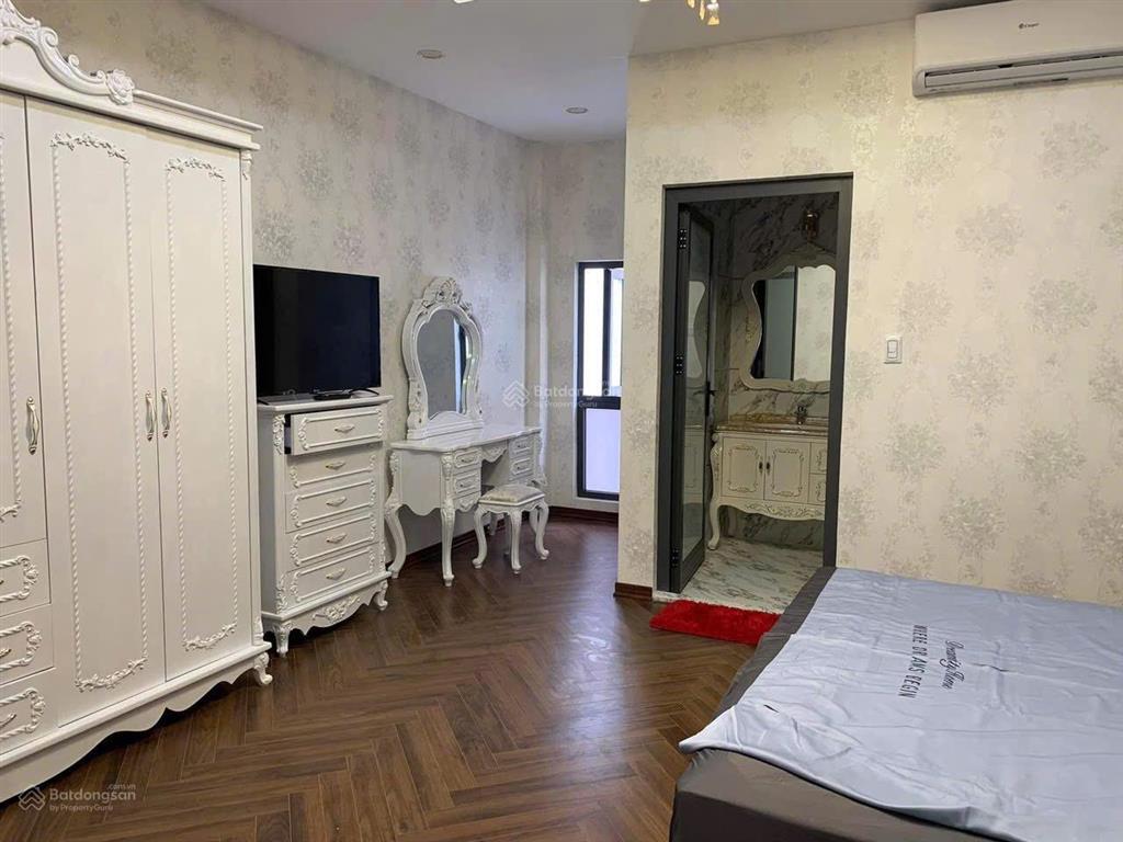 Nhà 3 tầng mt nguyễn dữ  khuê trung  dt 80m2 ngang 5m
 nhà đẹp thiết kế hiện đại, gồm 4pn 4w