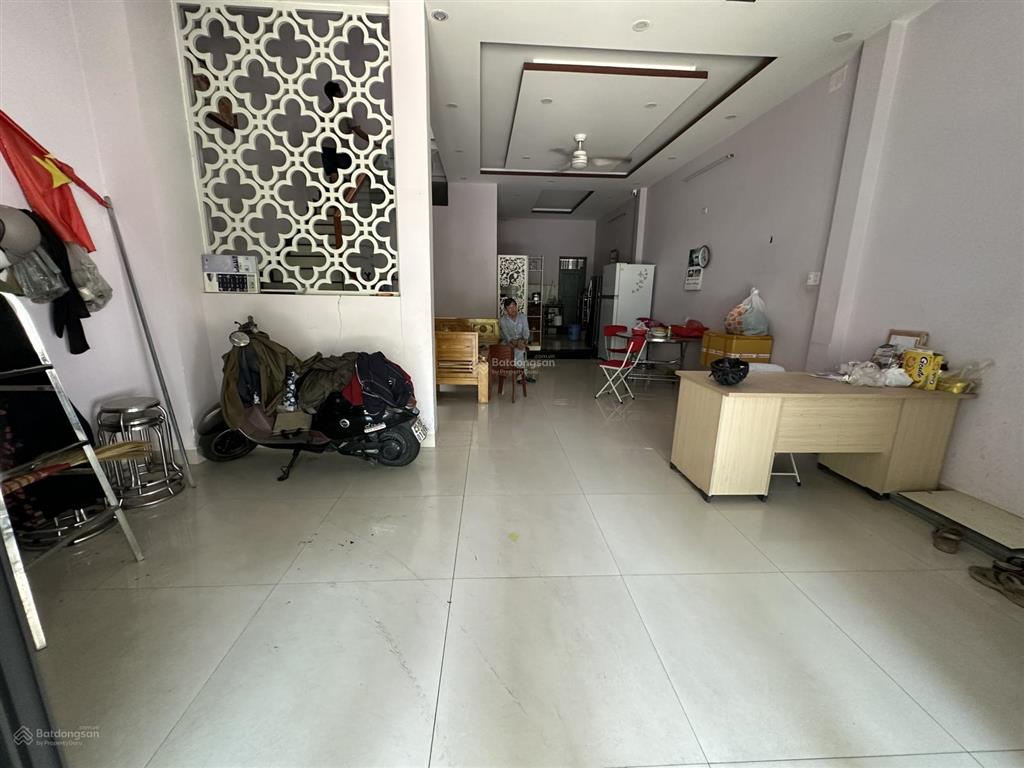 Nhà 2 tầng đường bàu năng 1, dt 134m2 ngang 6m hướng đông nam  sau nhà có 2 phòng trọ