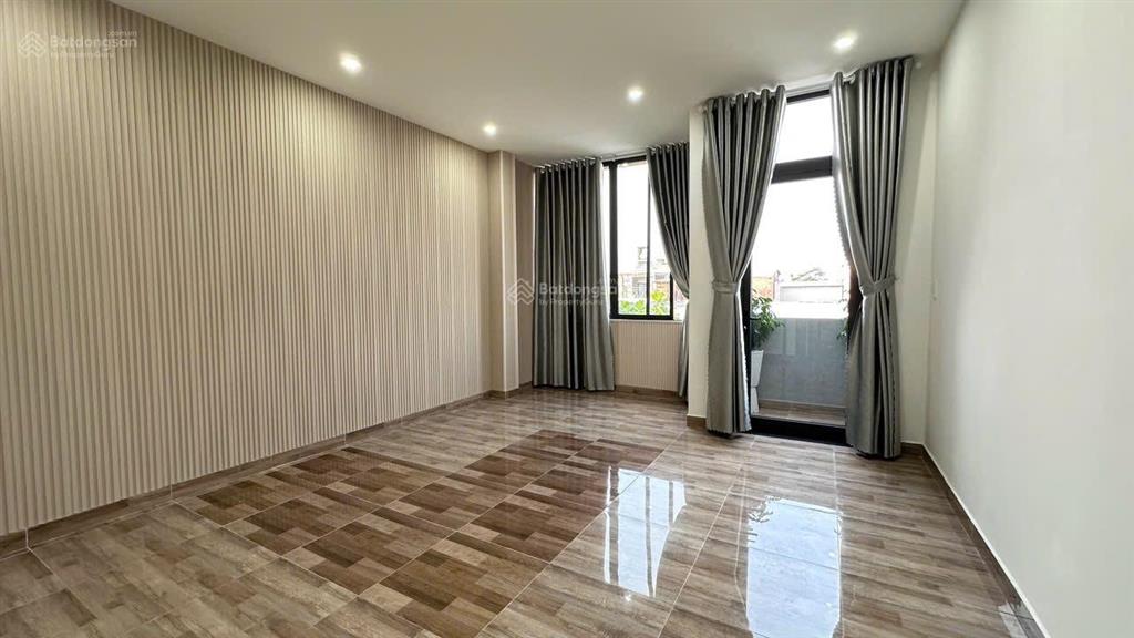Nhà 3 tầng 3 mê mặt tiền đường 5m5 lề 3m nguyễn huy tự, vị trí nằm sát biển cách 100m.