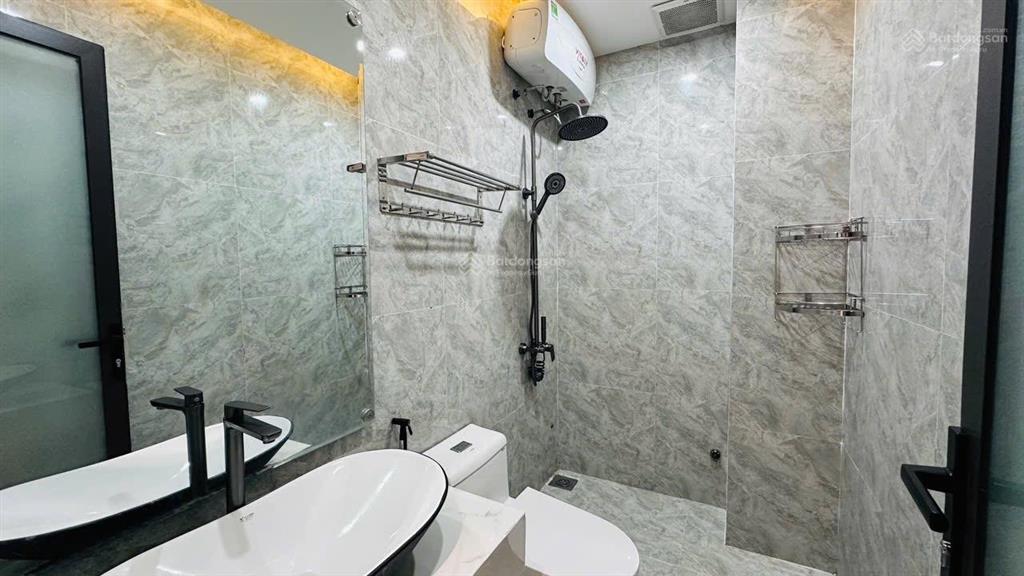 Nhà 3 tầng 3 mê mặt tiền đường 5m5 lề 3m nguyễn huy tự, vị trí nằm sát biển cách 100m.