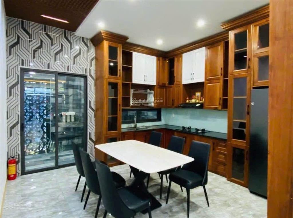 Nhà 3 tầng đường nguyễn huy tự, hòa minh  diện tích 77m2 ngang 4m5  hướng đông bắc