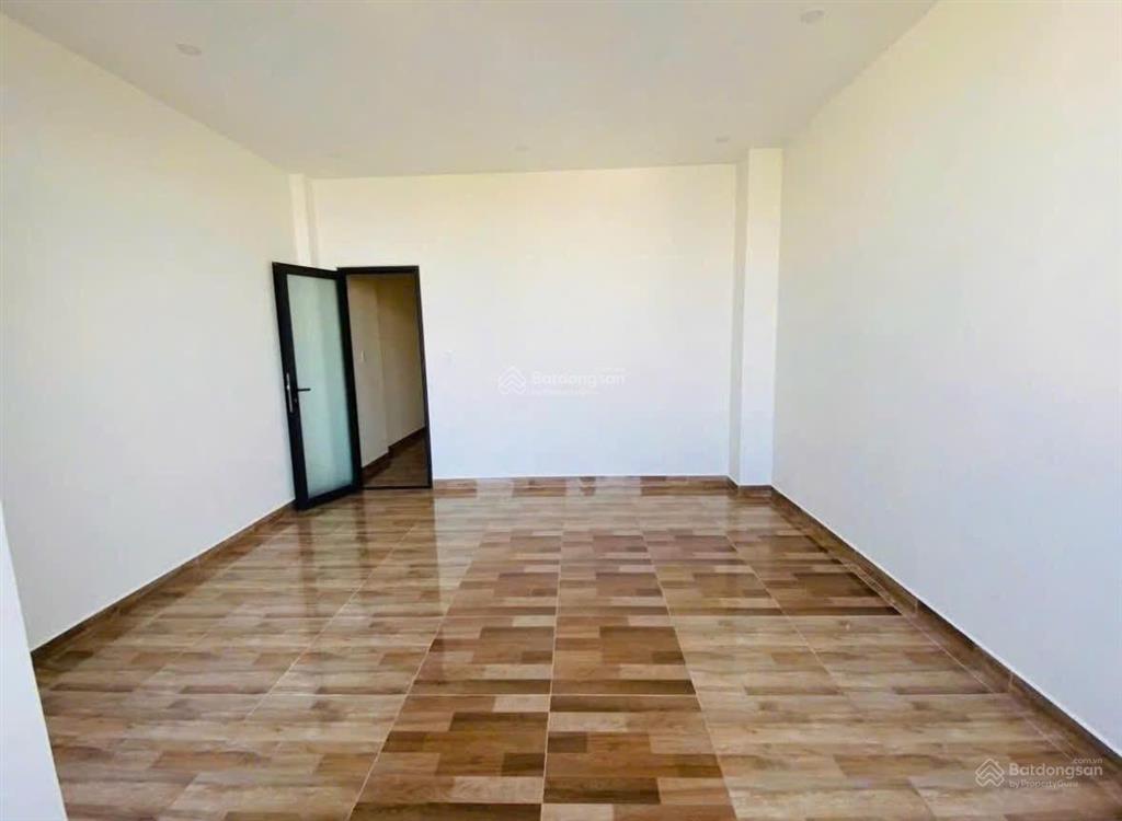 Nhà 3 tầng đường nguyễn huy tự, hòa minh  diện tích 77m2 ngang 4m5  hướng đông bắc