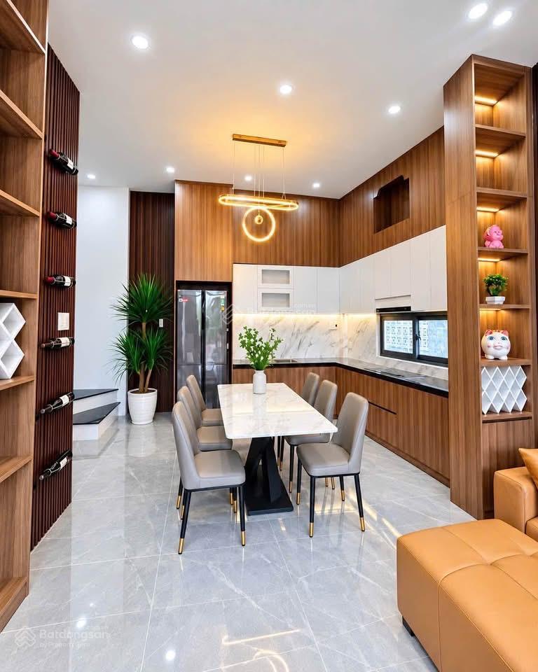 Nhà 3 tầng 2 mặt kiệt oto tôn đản. kiệt 4m thông, oto chạy, đậu đỗ  dt 90m2 ngang 9m5