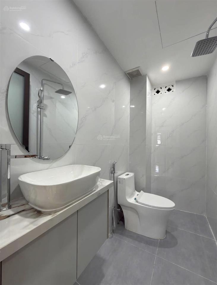 Nhà 3 tầng 3 mê vị trí sau lung mặt tiền thái thị bôi thông hà huy tập