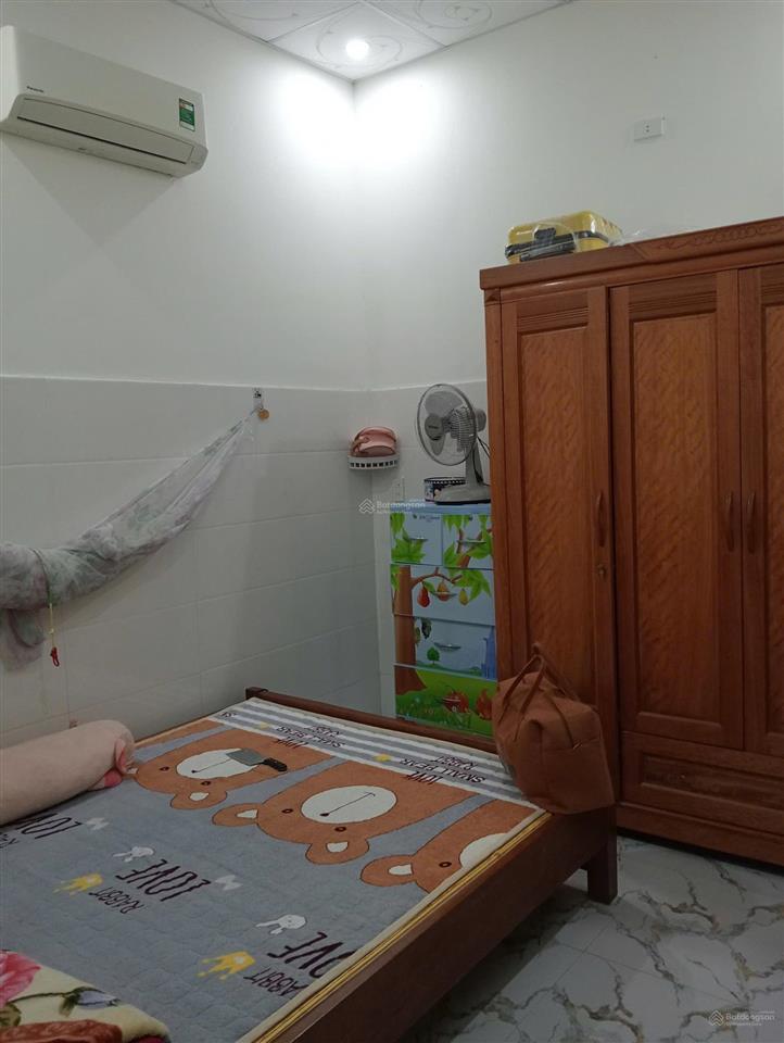 Nhà c4 kiệt nguyễn văn huề. dt 82m2 ngang 4m6, kiệt 3m. nhà 2 phòng ngủ, 1 wc, sân xe