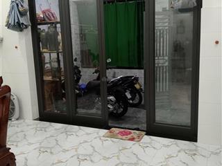 Nhà c4 kiệt nguyễn văn huề. dt 82m2 ngang 4m6, kiệt 3m. nhà 2 phòng ngủ, 1 wc, sân xe