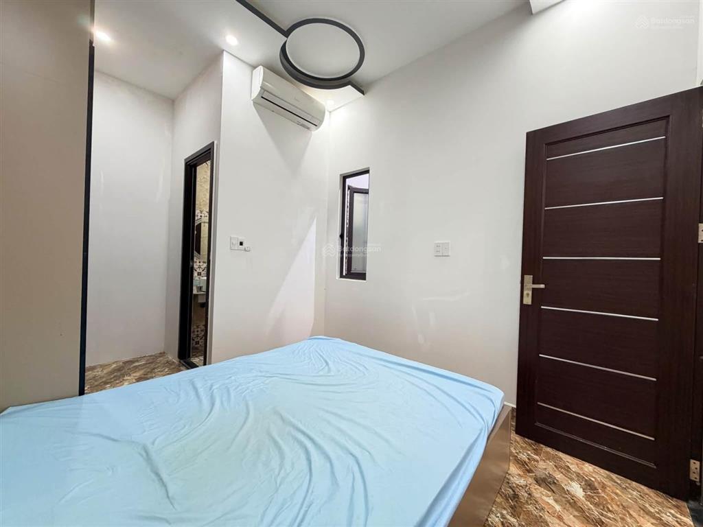 Nhà 3 tầng 3 mê đường 7m5 tô hiệu trục kinh doanh buôn bán.